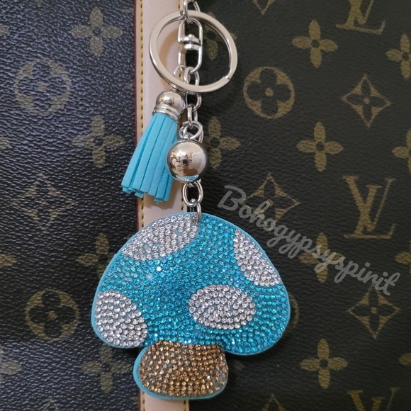 🍄 Mushroom Crystal Rhinestone Keychain Bag Charm With Blue Tassel - Picture 7 of 11